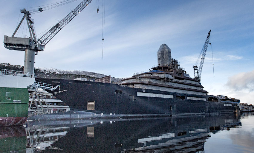 Forskningsskipet REV Ocean blir forsinket