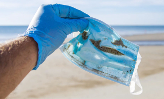 1,5 milliarder munnbind endte i havet i 2020