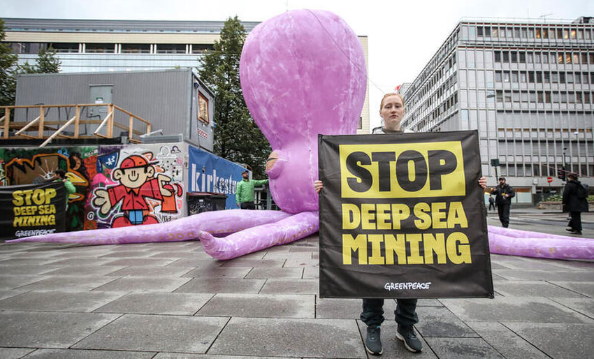 Protest mot gruvedrift på havbunnen